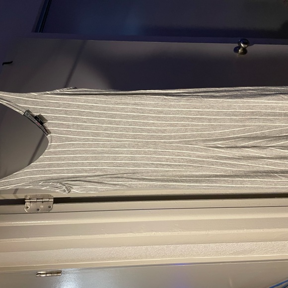 Gray and white romper - Picture 1 of 1